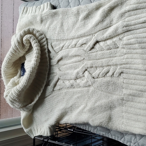 American Eagle short sleeved sweaters size large - Picture 3 of 6